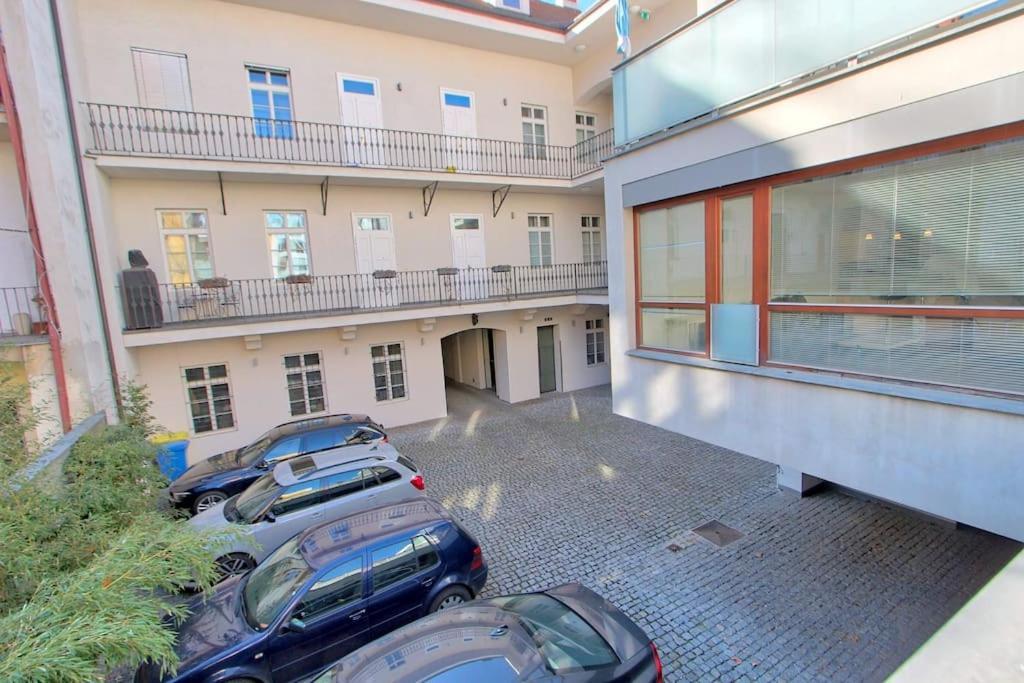 Auriapartments Karlin 2Kk S Terasou A Parkovanim Praha Eksteriør bilde